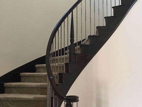 Sweeping Stairway (lower level)