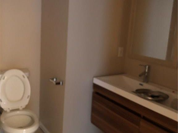 4th image of 811 Pocahontas Pl #A