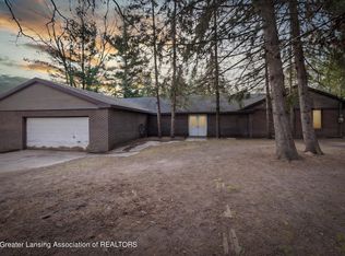 7524 Delta River Dr, Lansing, MI