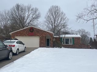 3024 Chaucer Dr NE, Canton, OH
