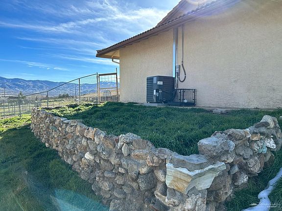 3rd image of 20398 Mountain View Dr