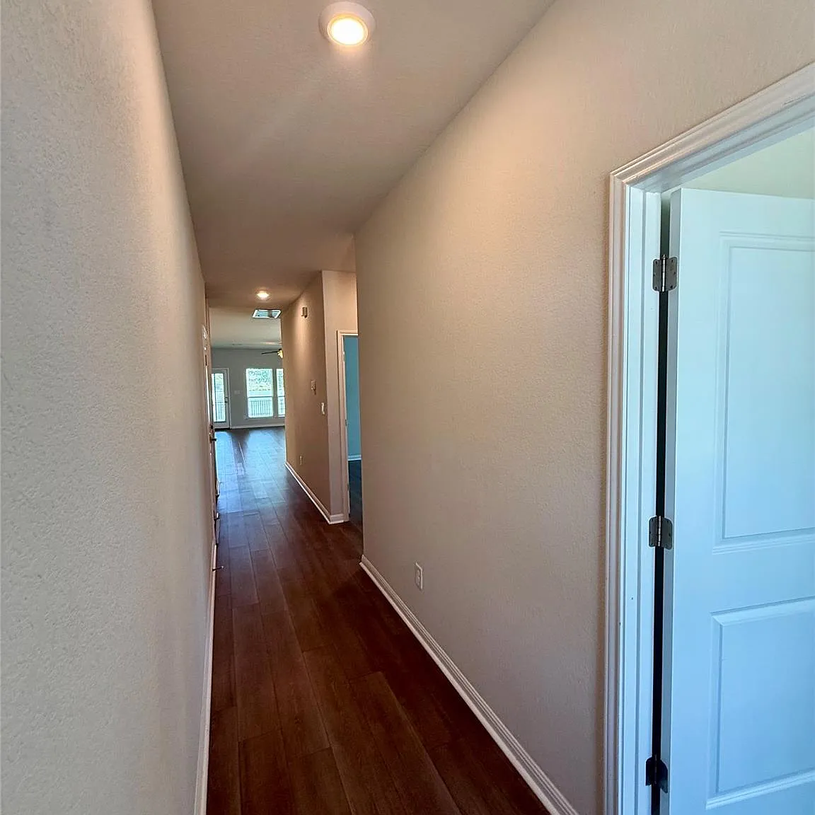 3 bed, 2.5 bath, 2196 sqft, $2,150 — Photo 4