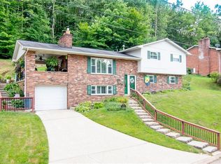 1511 Village Dr, South Charleston, WV 25309