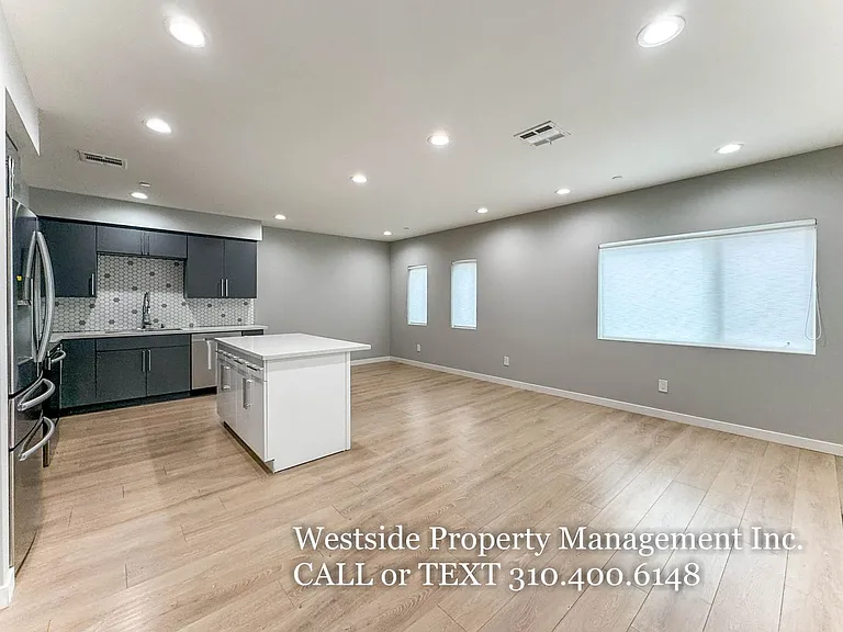 1823 N Van Ness Ave — Photo 3