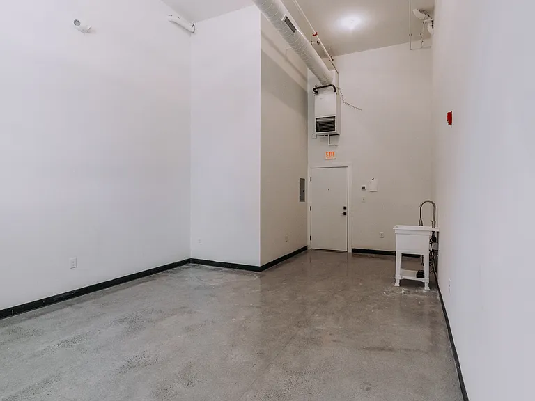 Carriage Car Lofts — Photo 9