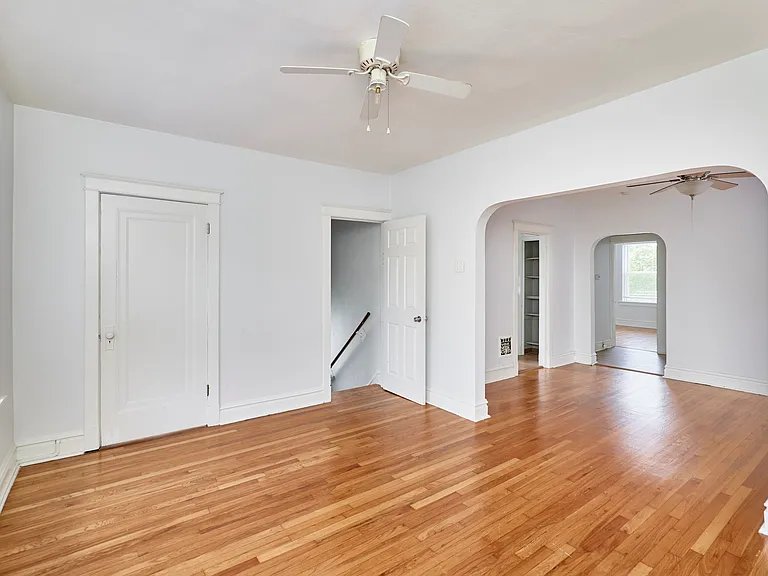 5202 Bancroft Ave #A — Photo 9