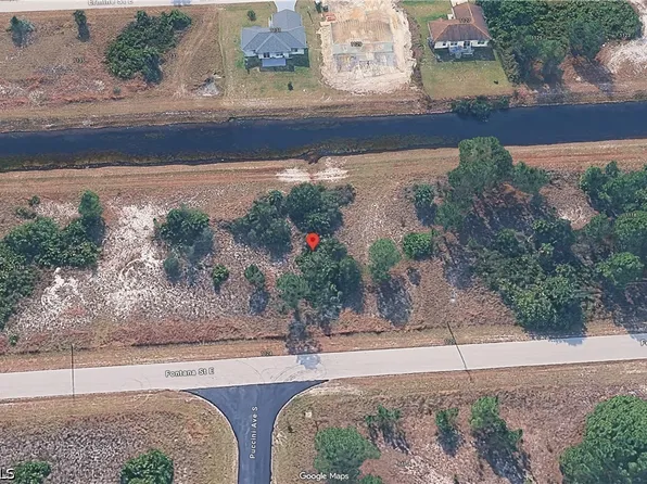 1122 Fontana St E, Lehigh Acres, FL 33974