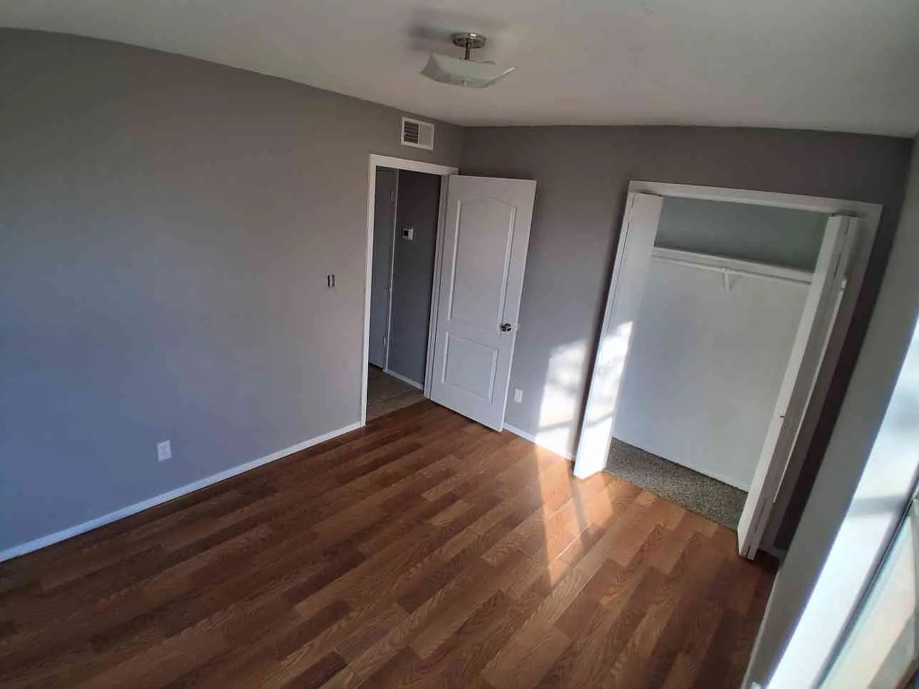 Wood Lodge Apartments — Photo 2