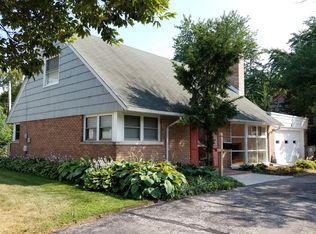 86 Williamsburg Rd, Evanston, IL 60203