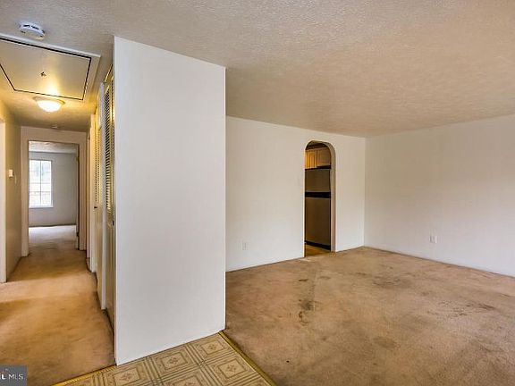 4th image of 4411 Hallfield Manor Dr