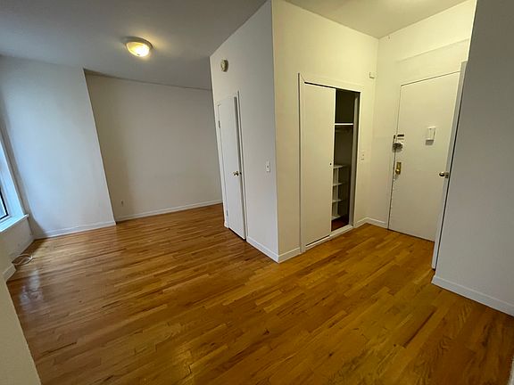 3rd image of 214 W 92nd St APT 6F