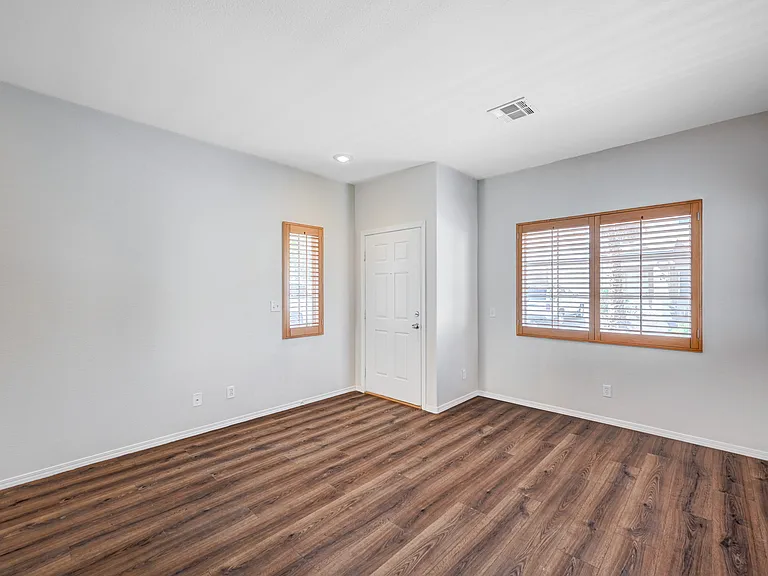 9909 Wingate Creek Ct — Photo 32