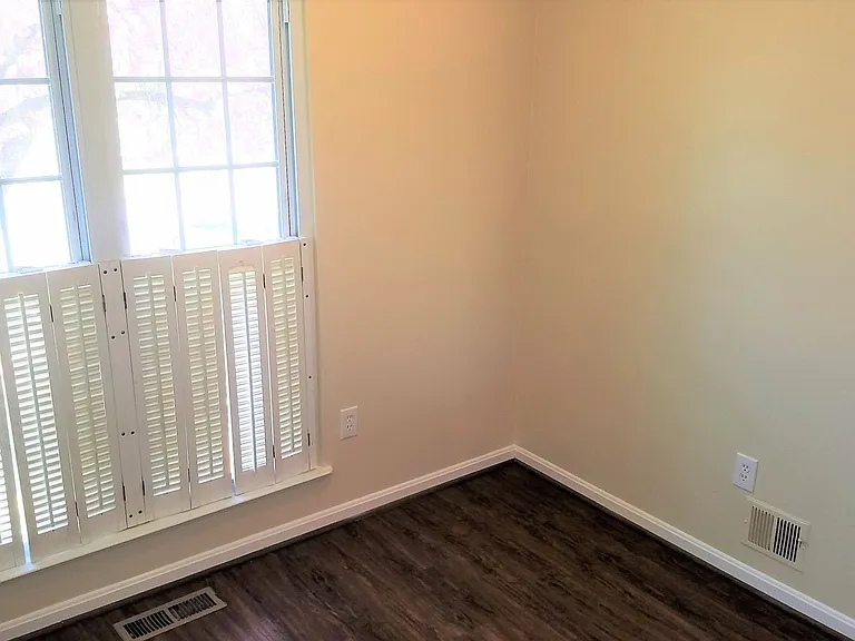 1669 Colonial Way — Photo 8