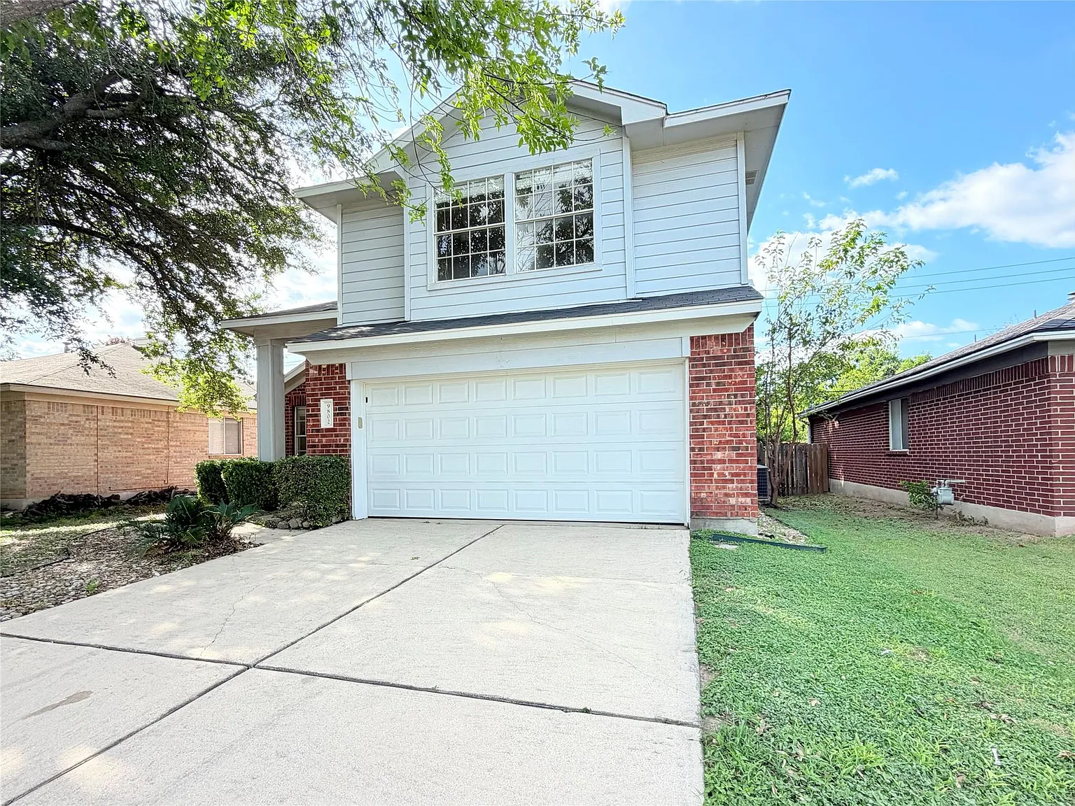 3 bed, 2.5 bath, 1600 sqft, $2,300 — Photo 3