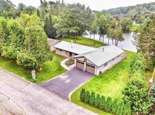 W12789 Uecker St, Caroline, WI 54928
