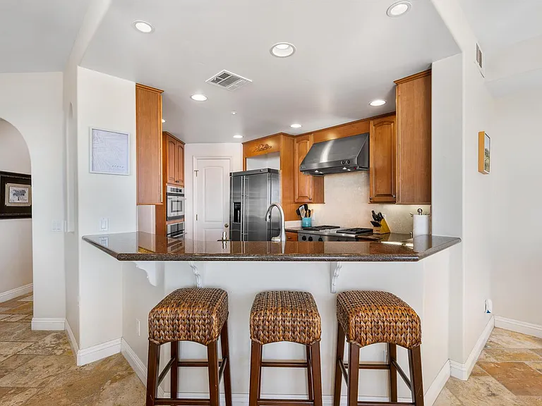 255 La Paloma — Photo 16