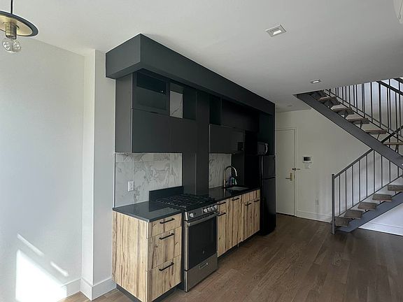 2nd image of 1052 Dean St #4L
