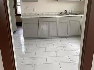 787 London Rd, Cleveland, OH 44110