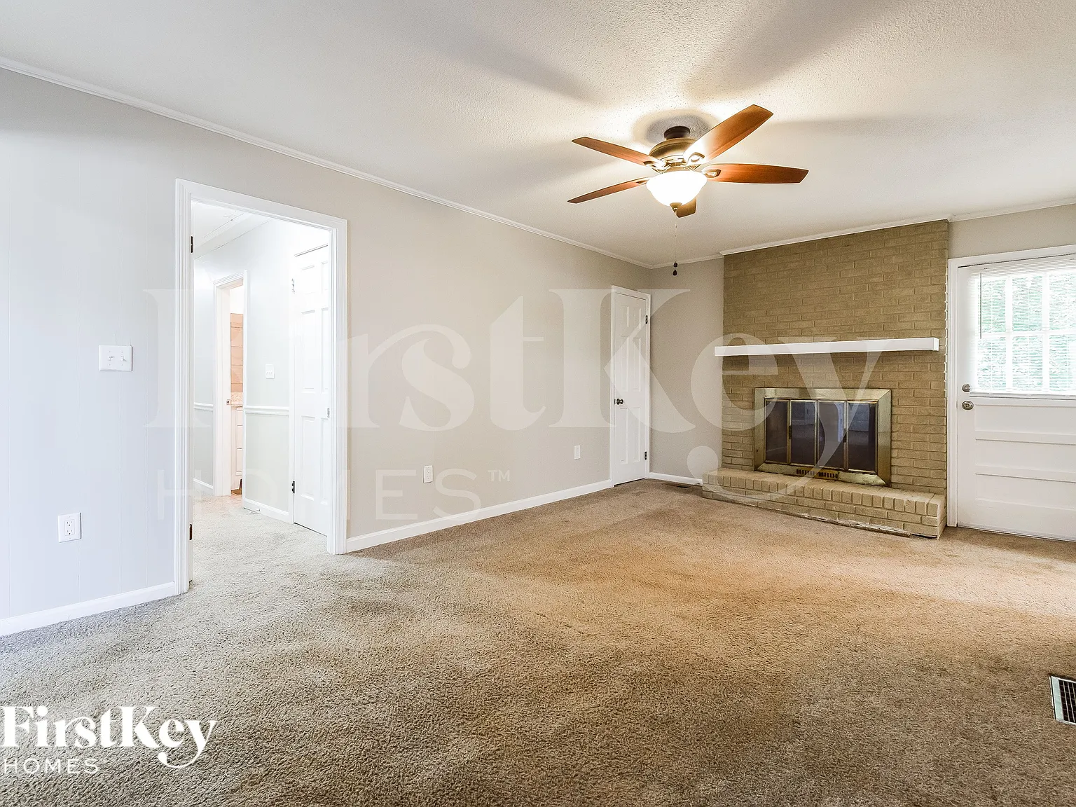 3 bed, 2.0 bath, 1638 sqft, $2,305 — Photo 3