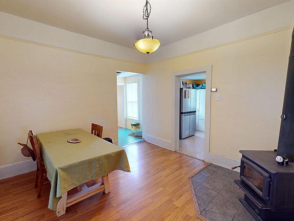5th image of 407 E Kirkwood Ave