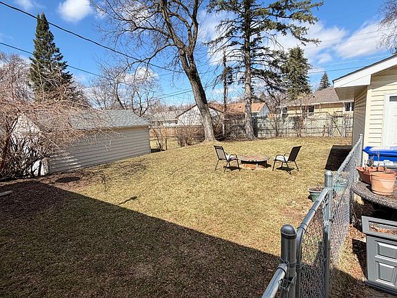 2nd image of 1765 Yorkshire Ave