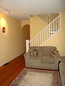 2nd image of 837 Wellington St