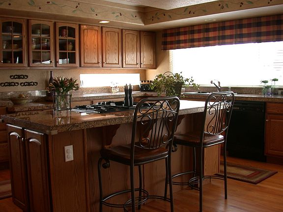 Kitchen Granite and Hardwoods