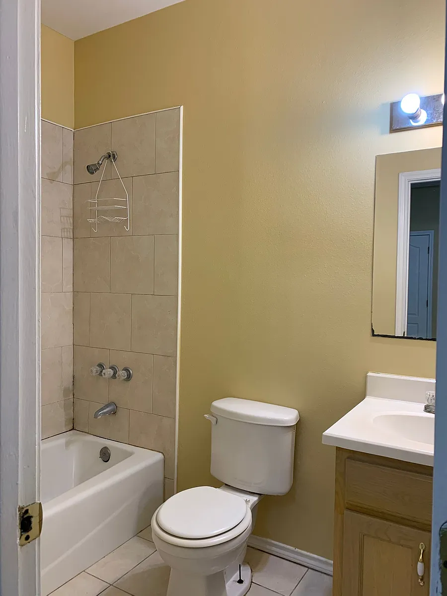 Building Photo - 3810 W Sarah Evans #1