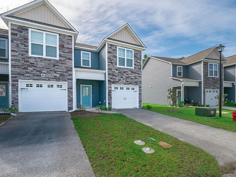 355 S Stingray Ln — Photo 2