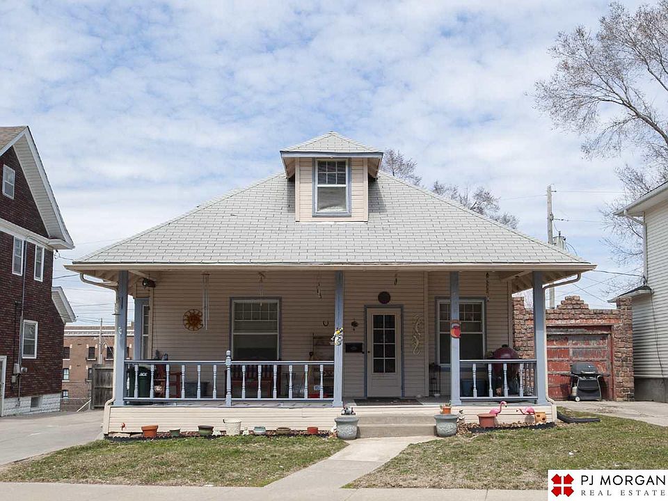 1st image of 908 Forest Ave
