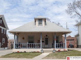 908 Forest Ave, Omaha, NE 68108