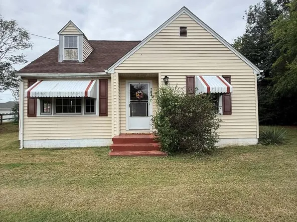 704 Henderson St, Fredericksburg, VA 22405