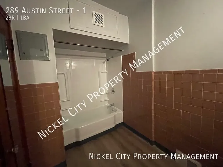 289 Austin St #1 — Photo 10