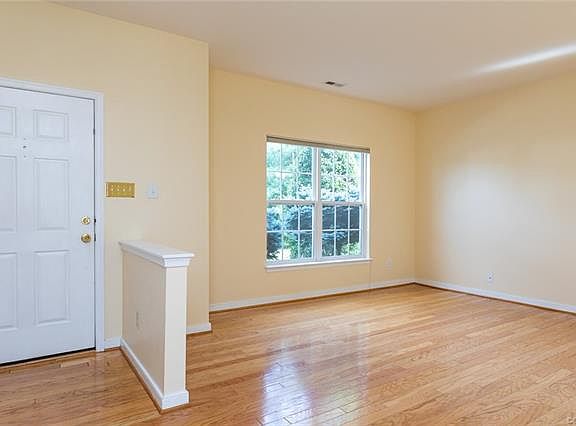 4th image of 1676 New Haven Pl Unit 1676