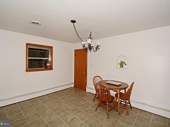 3rd image of 222 Pleasant St