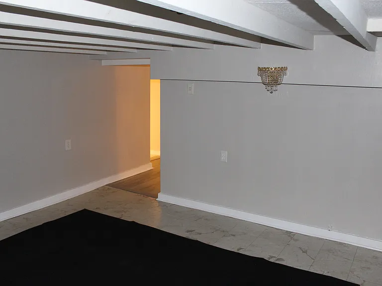 Living room Picture 2