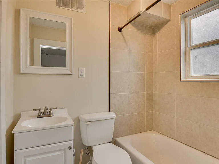 714 Hickman Rd — Photo 48