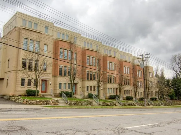 12480 Cedar Rd #14, Cleveland, OH 44106