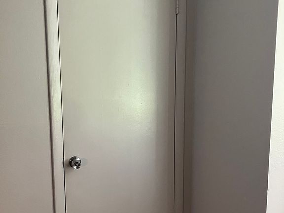 5th image of 5112 Sunridge Palms Dr Room 2MIDDLE