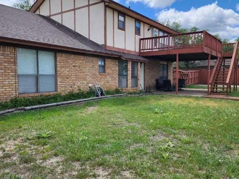 703 Skyline Dr — Photo 21