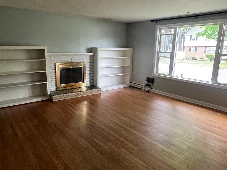 73 Shawn Dr #1 — Photo 1