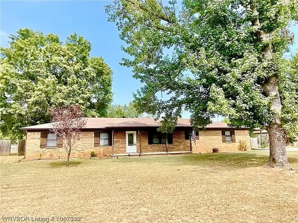 9101 S Howard Hill Rd, Fort Smith, AR 72916