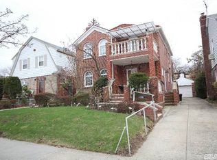 7564 195th St, Flushing, NY 11366