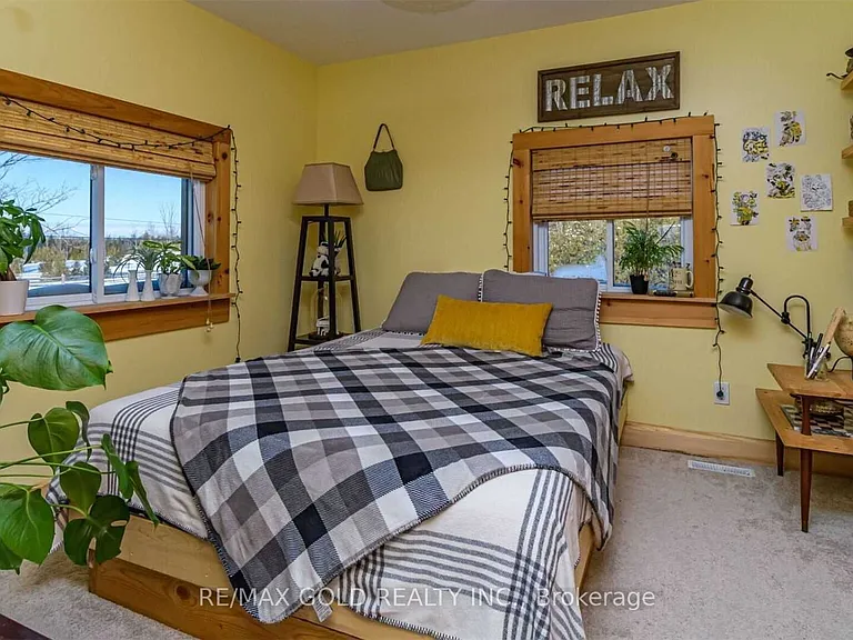 5135 Trafalgar Rd — Photo 16