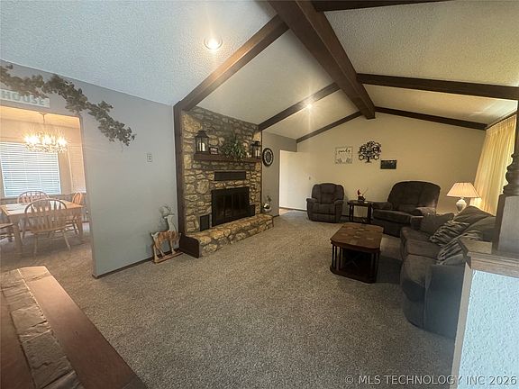 4th image of 909 Bayshore Dr