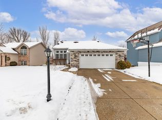 17 Browning Ln, Valparaiso, IN 46383