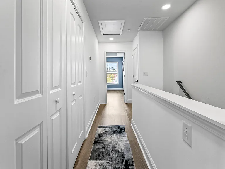 829 Moen Pl — Photo 14