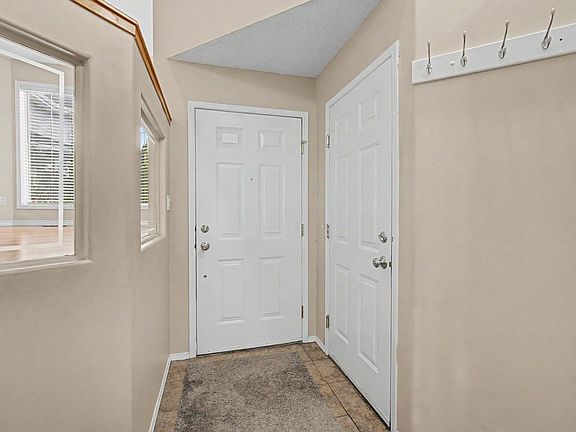 4th image of 64 Creekside Way