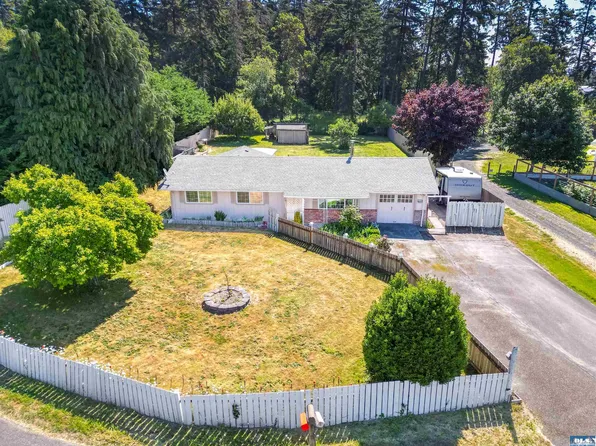 70 Ridge Pl, Sequim, WA 98382