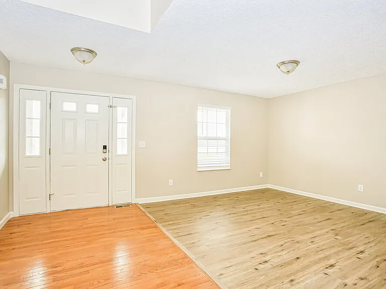 6322 Bellinger Dr — Photo 6